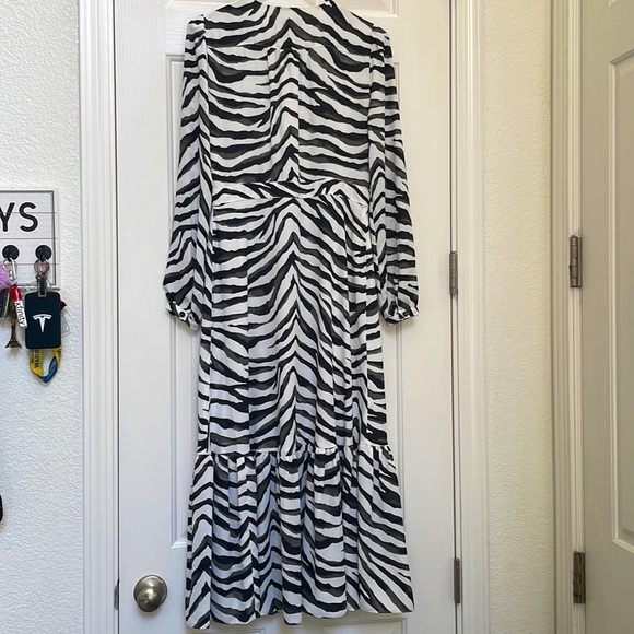BANANA REPUBLIC Zebra Dress Size 4 - Picture 3 of 5